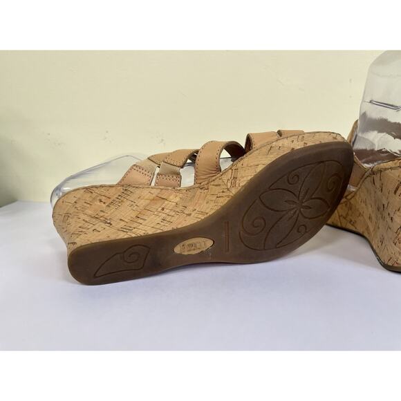 Born Tan Leather Strappy Sandals Women’s Size 9 Slip On Comfort Shoe - Picture 7 of 15